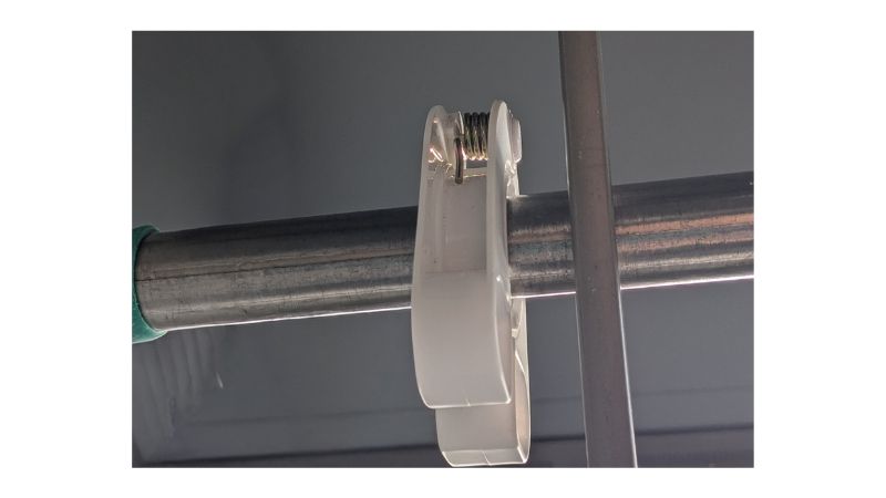 100円ショップの物干し竿ストッパー