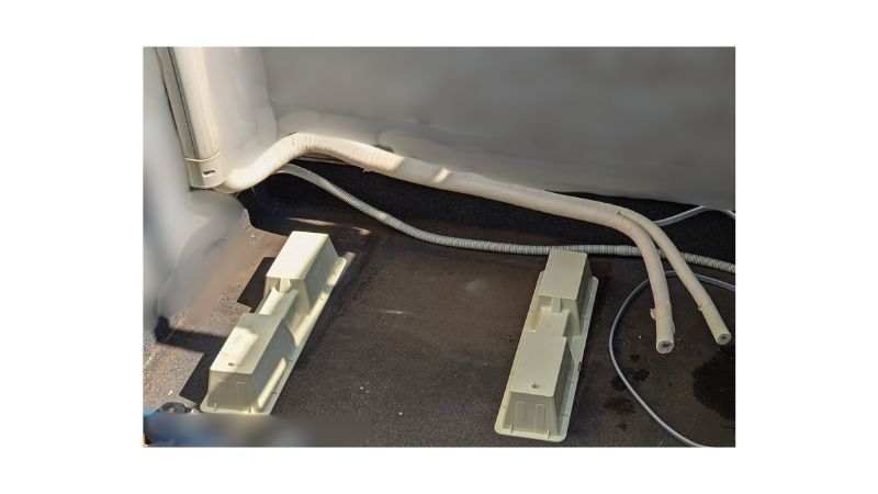 室外機の台座＋配管